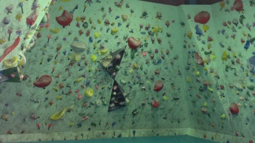 三重県のクライミング施設「おもしろっく」